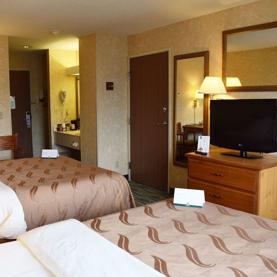 Bedroom view of Quality Inn