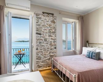 Fotiadis Family Luxury Suites by Konnect - Korfu - Schlafzimmer