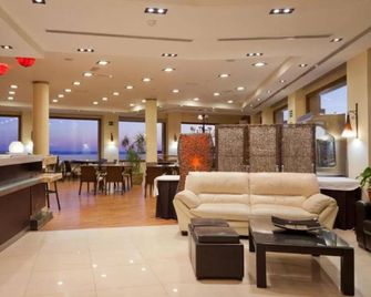 Hotel Campos de Baeza - Baeza - Vestíbul