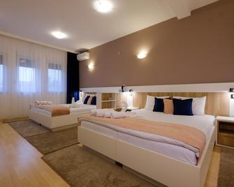 Airport Hotel Garni - Surčin - Bedroom