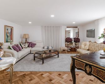 Holiday Home 'T3 W430' with Private Garden and Wi-Fi - Guimarães - Sala de estar