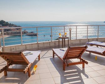 Apartments Raymond - Sveti Stefan - Balkon