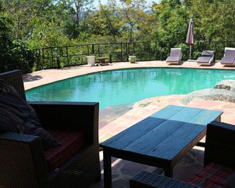 The One - Watamu - Zwembad