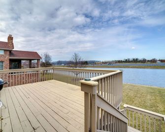 Dyer Family Escape - 20 Mi to Lake Michigan! - Schererville - Balkon