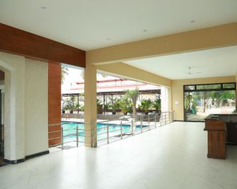 The Riviera - Theni - Lobby