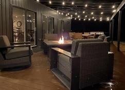 The Bunkhouse - Mayfield - Lounge