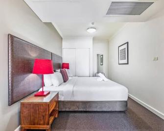 'Esplanade Ease' A Resort Balcony Pad with Pool - Darwin - Chambre