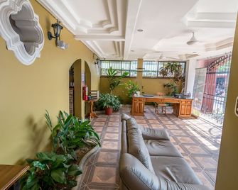 Le Priss Inn - Quepos - Lobby