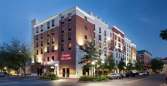 Hampton Inn & Suites Gainesville-Downtown - Gainesville - Rakennus