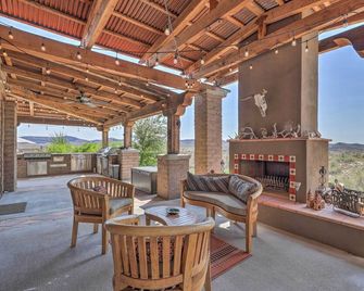 Luxe Home w/ Pool & Outdoor Kitchen in Phoenix! - Wickenburg - Binnenhof