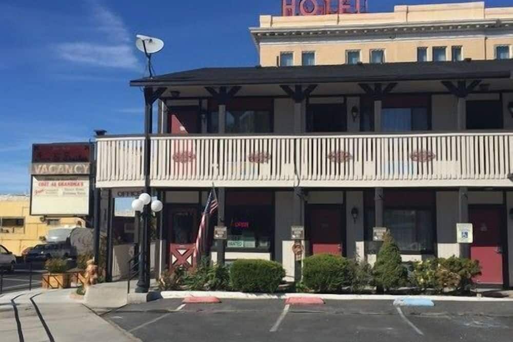 Jim Butler Inn and Suites - Tonopah - Bâtiment