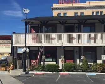 Jim Butler Inn and Suites - Tonopah - Gebäude