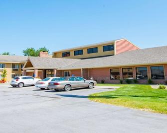 AmericInn by Wyndham Ames - Ames - Edificio