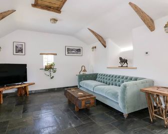 Harbour Cottage - Boscastle - Living room