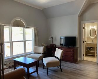 Lunenburg Arms Hotel - Lunenburg - Wohnzimmer