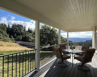 1910 Vintage Ranch House with beautiful views - Kalama