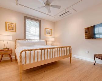 Pool & Parking, & Near Duval - The Rigby House - Key West - Slaapkamer