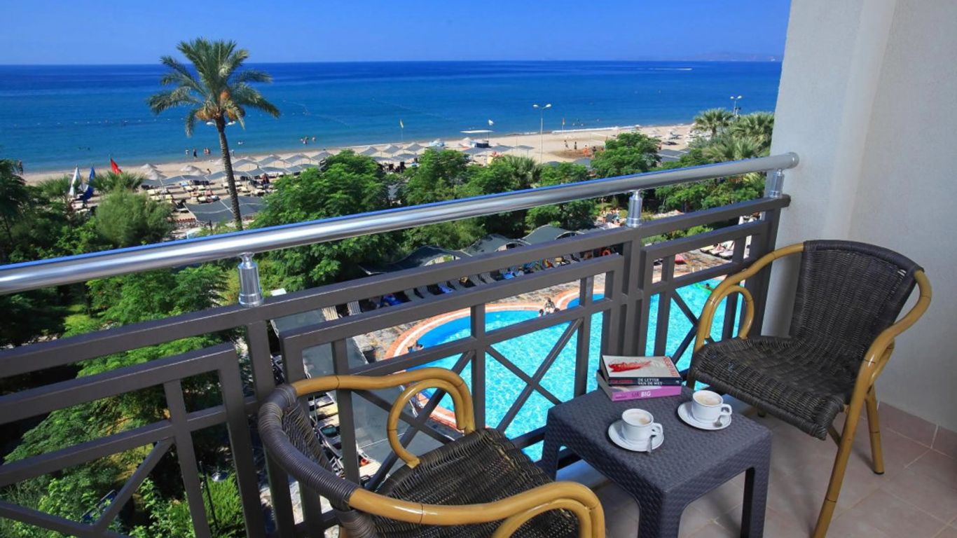 كلوب كاكتوس بارادايس - شامل جميع الخدمات