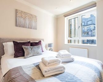 Stunning 3-bed in the heart of London - London - Bedroom