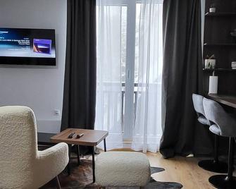 Pino Nero- Apartment - Kopaonik - Wohnzimmer