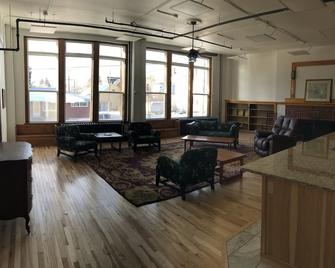 Mary Innes Loft #106, Dillon, Mt - Dillon - Living room