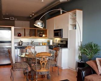 Deluxe Condo Conveniently Located in San Jose's Upscale Santana Row Neighborhood - San Jose - Küche