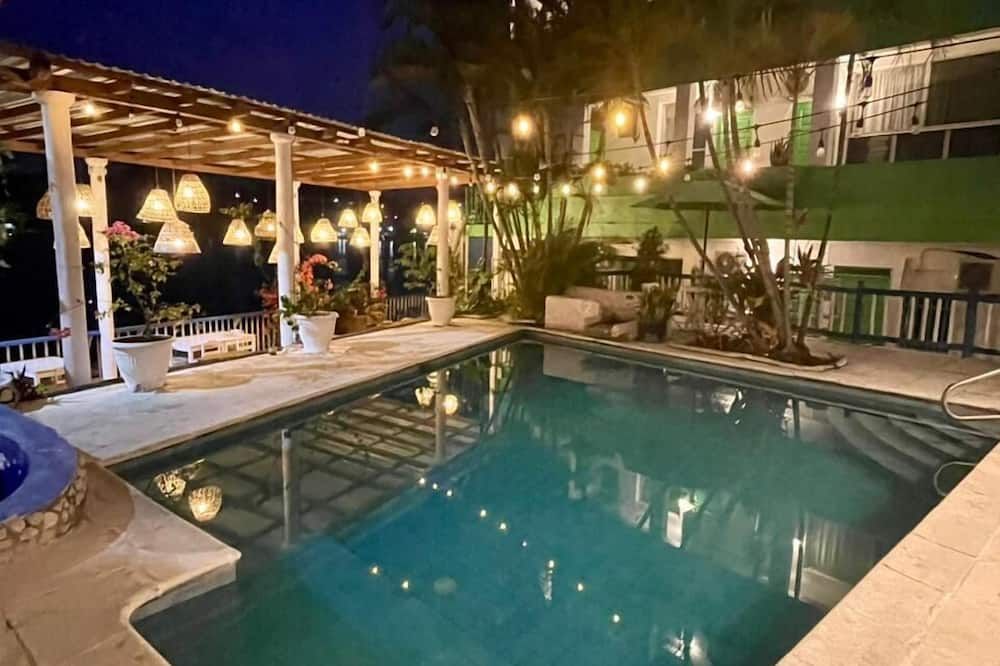 Hotel Sabana - Flores - Piscina