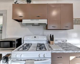 Beautiful Midtown home-sleeps 13 - Atlanta - Cuisine