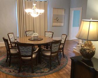 Stormfield West\ncountry Charm Nestled In Perry Mo, 3 Miles From Mark Twain Lake - Perry - Comedor