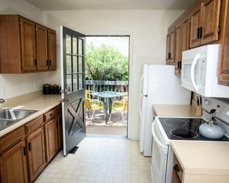 Landing Pad at West Washington Park! - Denver - Kitchen
