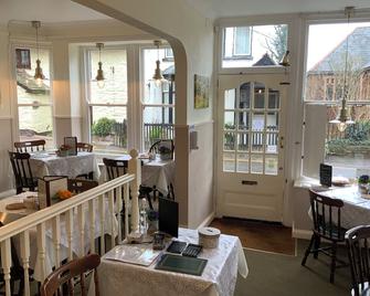 Whortleberry Studio B & B - מיינהד - מסעדה