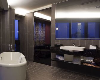 Fx Hotel Taipei Nanjing East Road Branch - Taipei