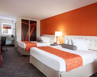 Howard Johnson by Wyndham Vero Beach/I-95 - וורו ביץ' - חדר שינה