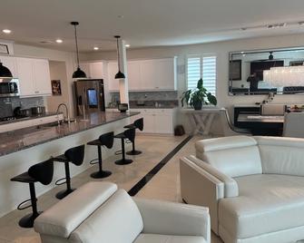 A Tranquil Haven with Elegance - Menifee - Kitchen