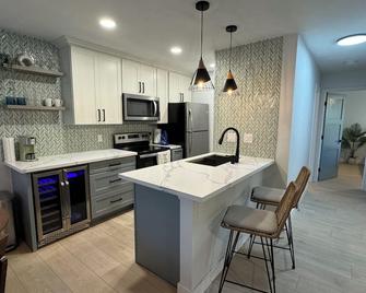 Boho Island Paradise Remodel 2br - Waikoloa Village - Kitchen