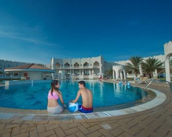 Liwa Hotel - Muzayri‘ - Piscina