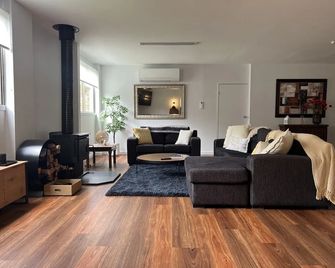 Elk Estate Luxury Holiday Home - Inverloch - Sala de estar