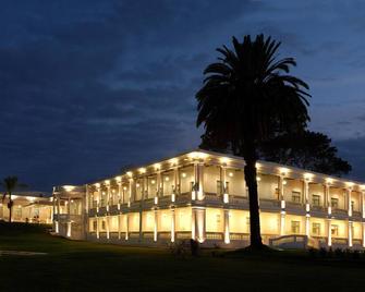 Howard Johnson Sierras Hotel y Casino Alta Gracia - Alta Gracia - Edificio