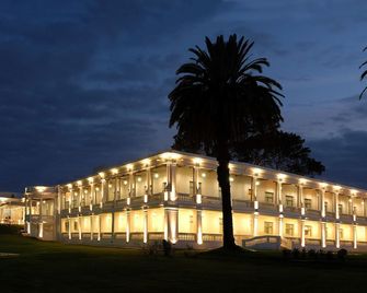 Howard Johnson by Wyndham Hotel Casino Sierras Alta Gracia - Alta Gracia - Edificio