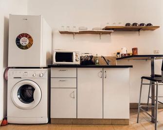 Central Netanya Modern Apartment - Netanya - Kitchen