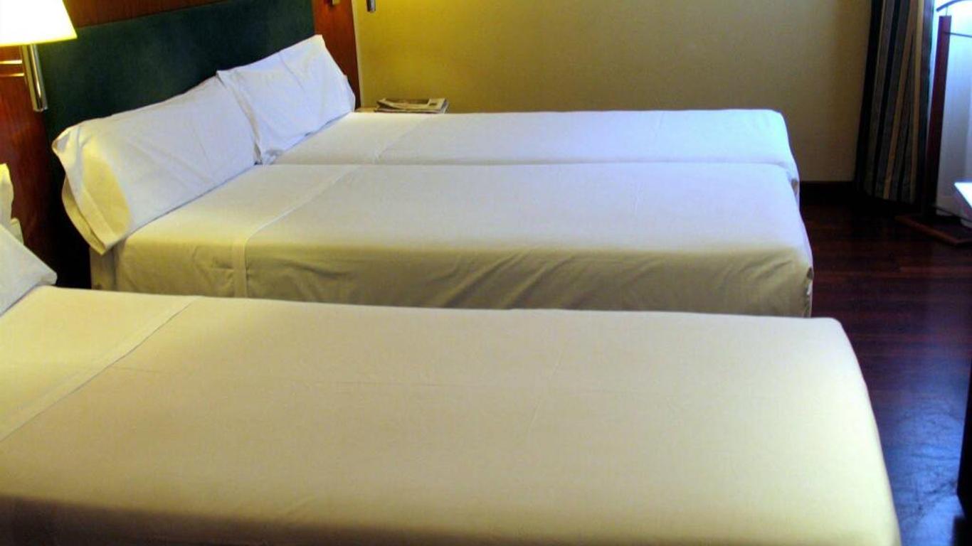 Ginosi Pedralbes Hotel