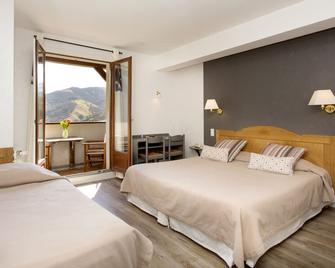 Hotel Etchemaite - Larrau - Camera da letto
