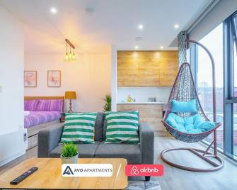 Prime Serviced Apartments Sheffield Center - Sheffield - Living room