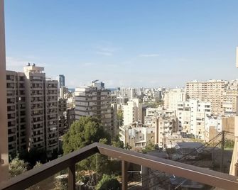 2-bedroom apartment, WiFi in welcoming Antelias - Antelias - Balcony