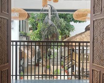 The Circle Hostel, La Union - San Juan - Balcony