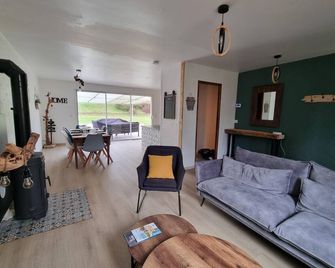 Maison Indépendante Pour des Vacances en Famille Dans la Campagne Vosgienne - Rugney - Living room