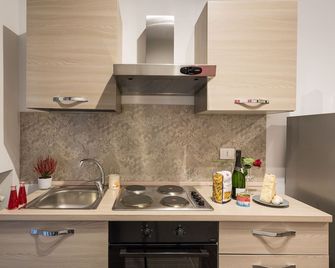 Hermoso Housing - Alessandria - Cucina
