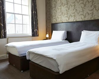 Sun Hotel by Greene King Inns - Hertford - Schlafzimmer