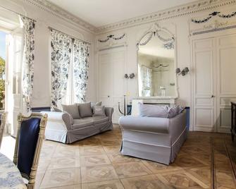 Chambres d'hotes de Pouzelande - Sanilhac - Sala de estar