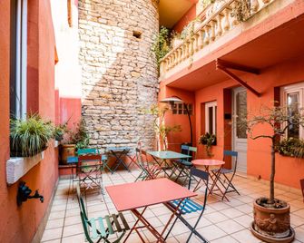 Hotel Au Patio Morand - ליון - פטיו